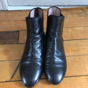 Pretty Ballerina’s Chelsea boot